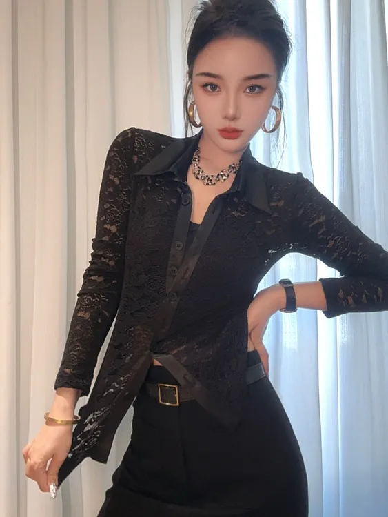 莎火火-秋装新款气质时髦小众设计感蕾丝拼接修身显瘦衬衫女3043