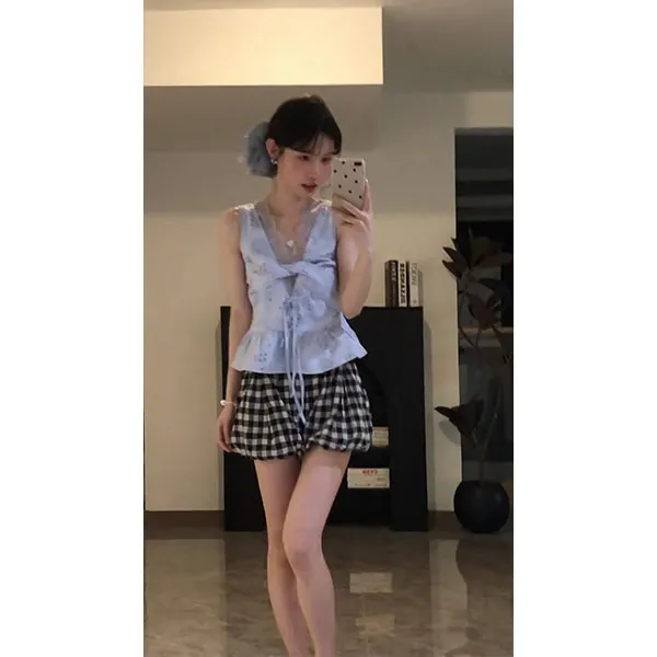 韩系扭结仿绣花 蕾丝小衫v领无袖背心+格子短裙夏季两件套