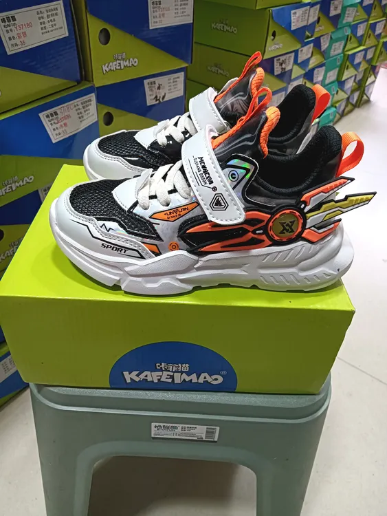 实体店品牌男女童透气网面运动休闲鞋