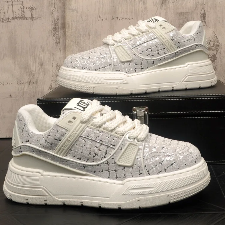 欧洲站潮流百搭透气男士时尚休闲国潮板鞋低帮韩版内增高运动男鞋