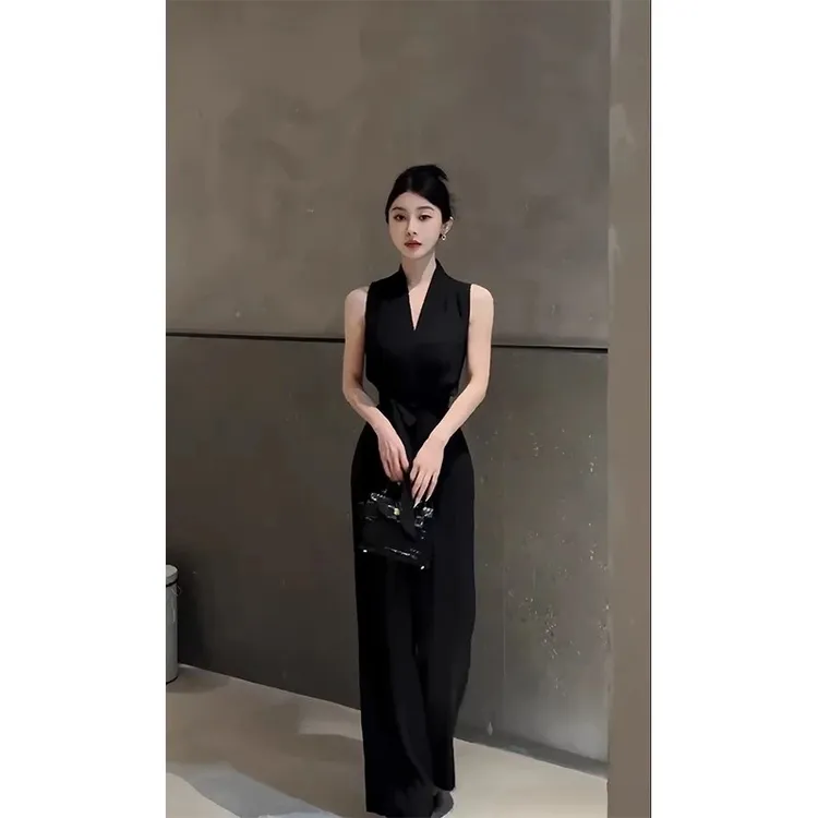 D238 2025年法式高级感连体裤女夏季新款气质减龄显瘦V领连体衣