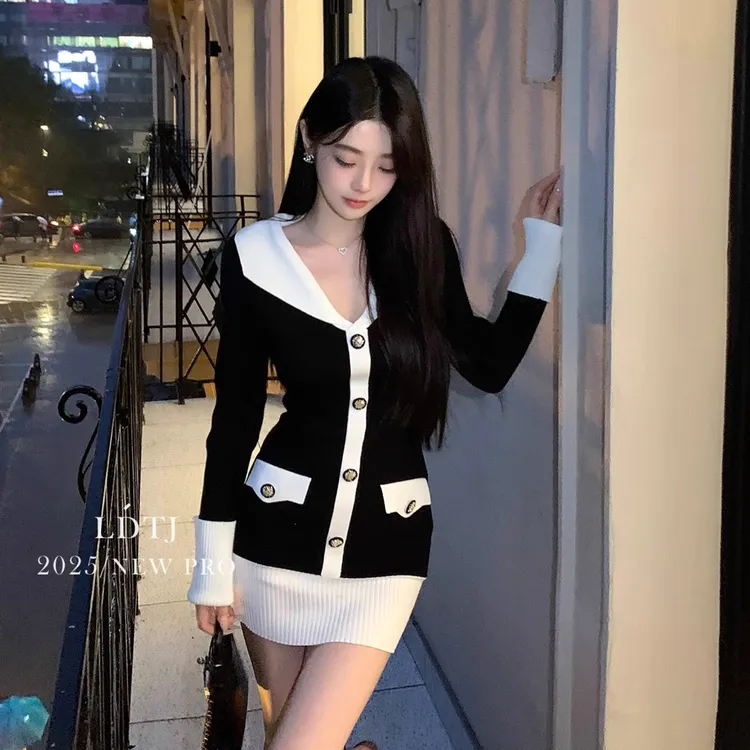 秋名媛气质撞色V领修身长袖针织连衣裙女