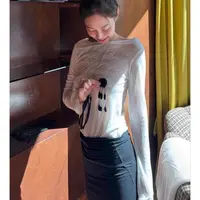 【dd】Jennie松弛出街 复古字母印花微透休闲长袖