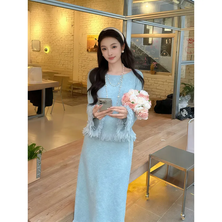 法式时尚穿搭喇叭袖圆领上衣女秋冬新款修身显瘦温柔风裙子两件套