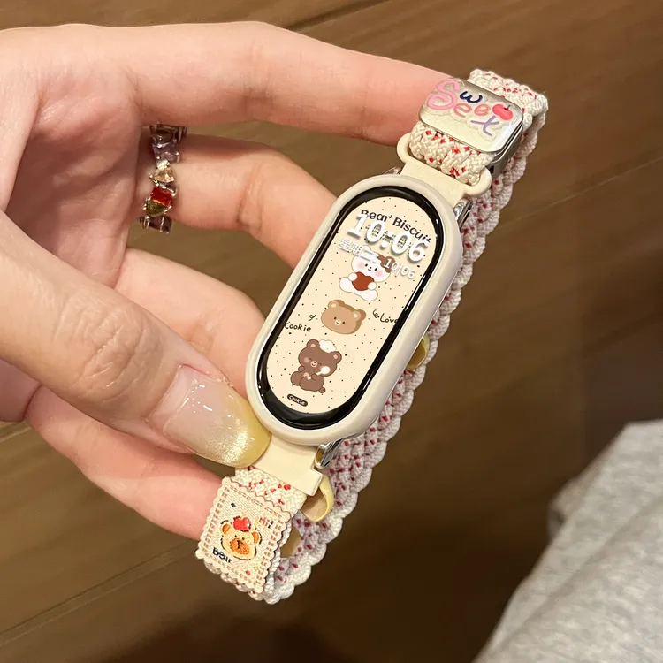 适用小米手环10表带9可爱卡通苹果小熊奶白彩点磁吸扣7/6版替换带