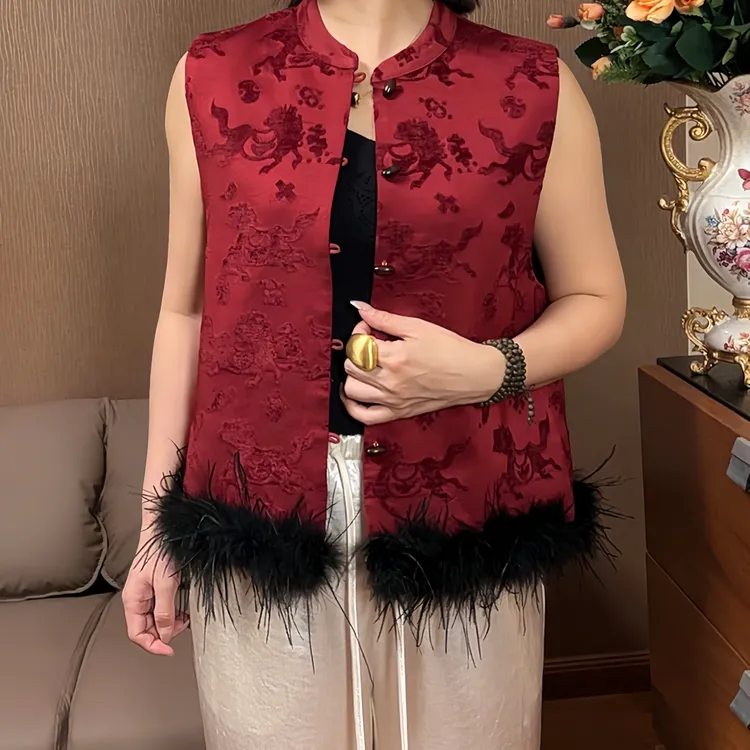 2025秋季新款女真鸵鸟毛丝绒刺绣新中式马甲国风马夹民族女装衣服