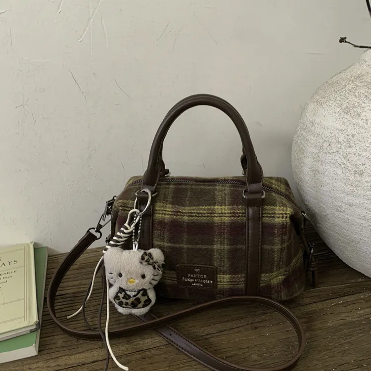 格子保龄球包女2025新款秋冬潮流时尚手提枕头包高级质感斜挎包