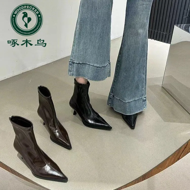 啄木鸟黑色尖头高跟短靴女秋冬加绒新款法式细跟弹力瘦瘦靴小踝靴