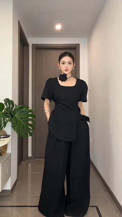 法式赫本风黑色套装女夏季显瘦开叉短袖T恤上衣高腰阔腿裤两件套