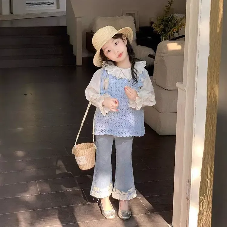 2025新款春装女童蓝色马甲白色翻领娃娃衫花边领衬衫套装牛仔裤子