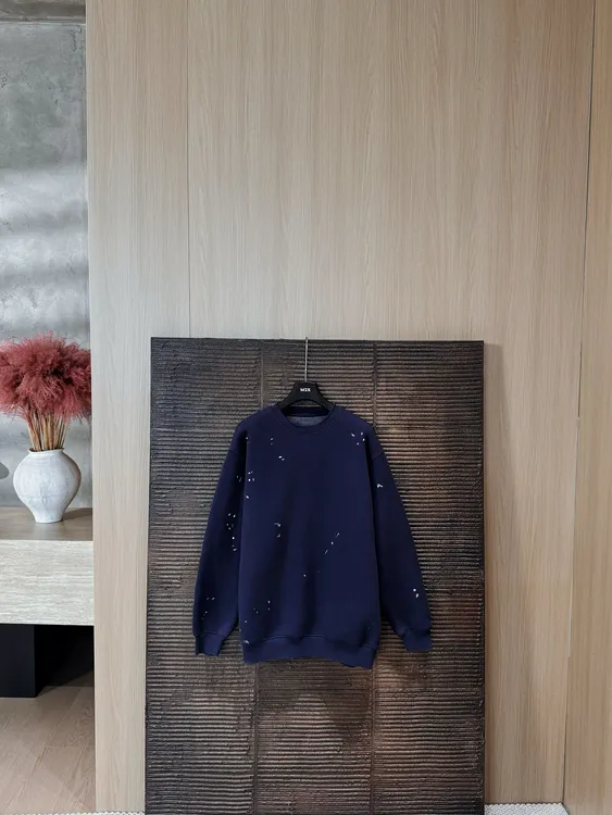 MZX 马拉拉家手绘设计感磨破圆领长袖卫衣SY10797-C