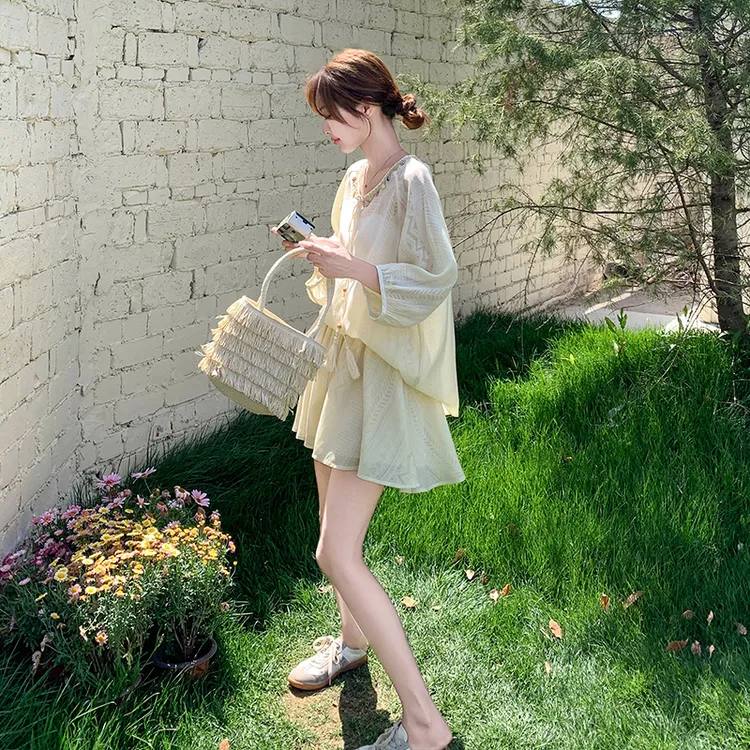 慵懒chic度假风防晒套装女夏2025新款波西米亚上衣短裤穿搭两件套