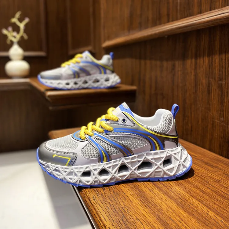 潮男鞋2025春夏新款透气网面雕孔底镂空运动鞋休闲软底防滑老爹鞋