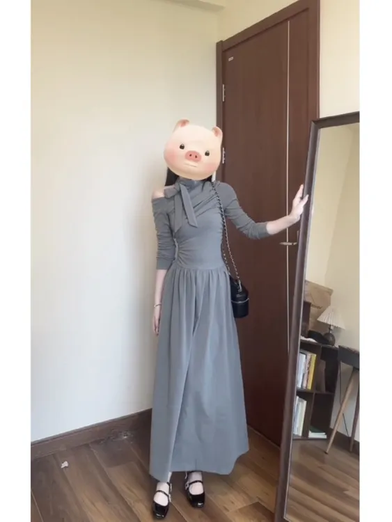 pinkmoon||显瘦连衣裙女收腰高领内搭A字裙秋冬设计感气质大摆裙
