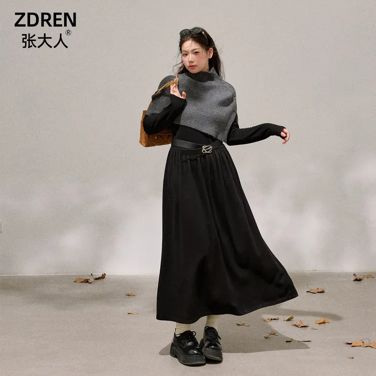 张大人【伯里大道】大码女装微胖妹妹高智感高领灰斗篷小黑裙套装