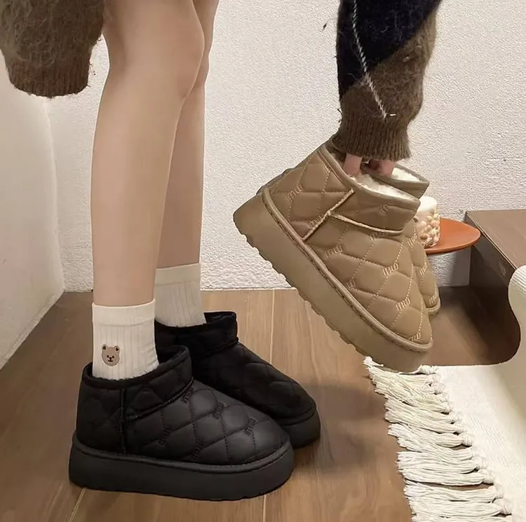 雪地靴女2025款新款冬季加绒加厚短靴保暖棉鞋外穿防滑女鞋鞋子