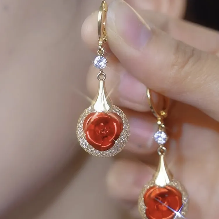 铜合金合成锆石耳饰 【一往情深】气质女神耳扣直径1公分）耳饰耳环