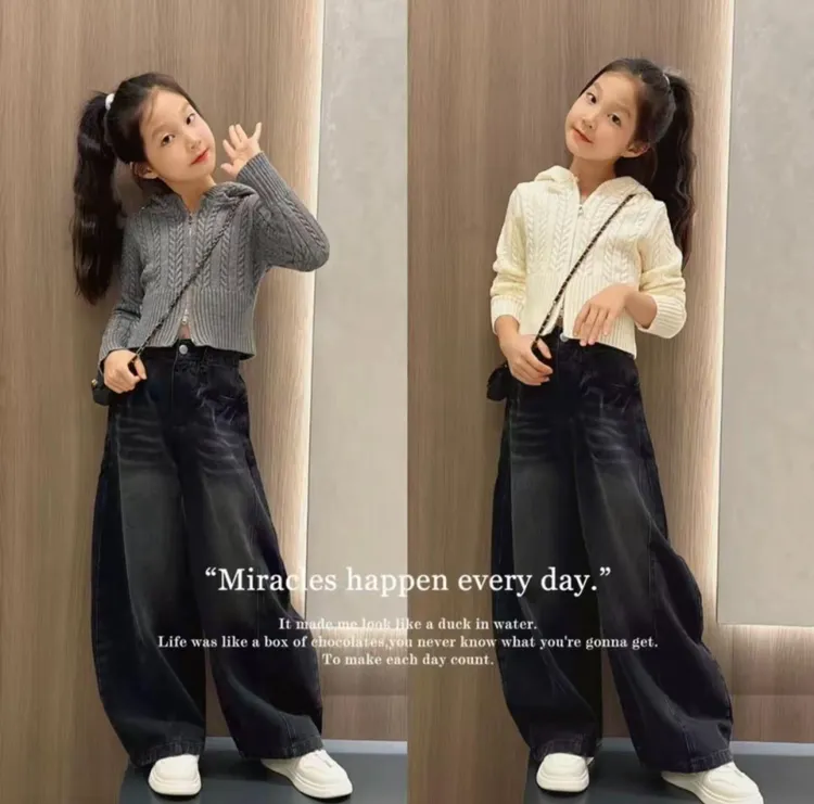 女童套装2025秋装气质韩系麻花针织连帽开衫毛衣外套牛仔裤两件套