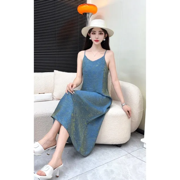 【678#】2025夏季新款新中式文艺复古浮光锦吊带连衣裙长款无袖百搭