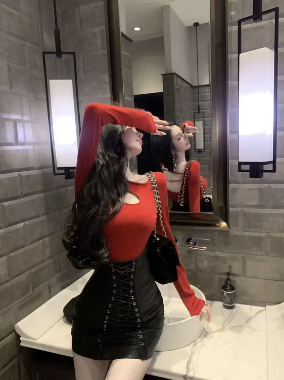 【雅乔定制】芳心似火 设计感水滴镂空大露背针织上衣DYYK-25092678