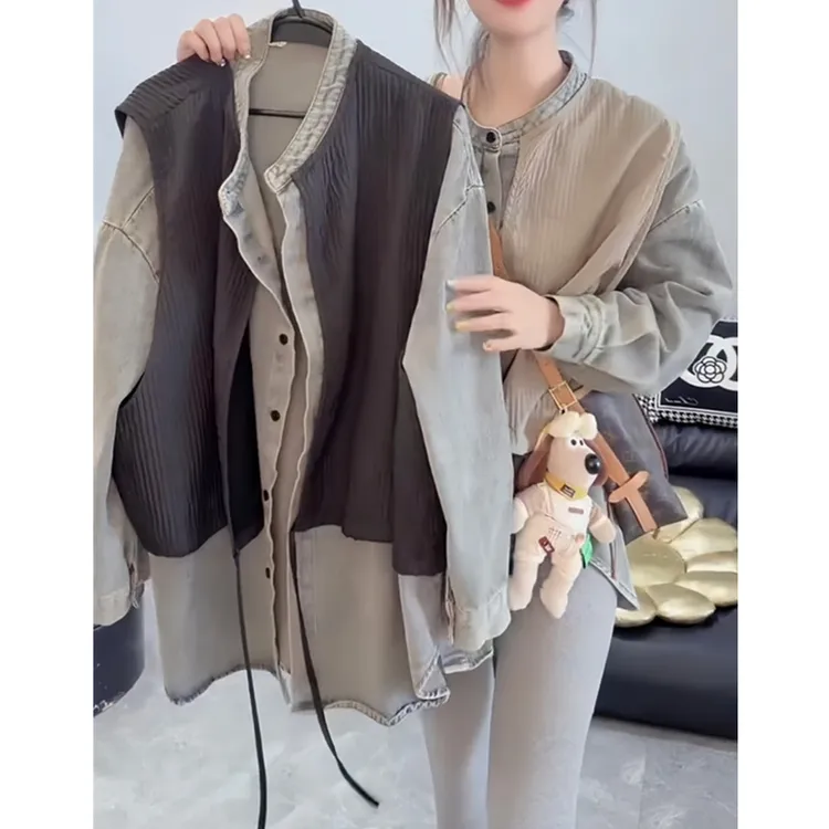 韩版中长款假两件牛仔衬衫拼接设计时尚长袖排扣外套早秋2025年潮