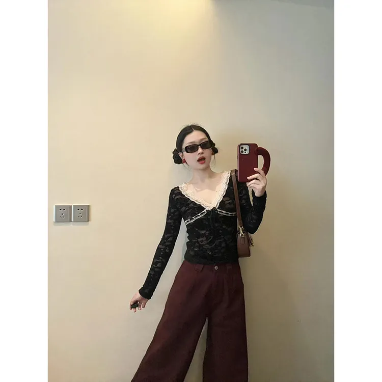 2025春季新款设计感收腰V领蕾丝打底衫修身纯欲内搭上衣休闲裤子