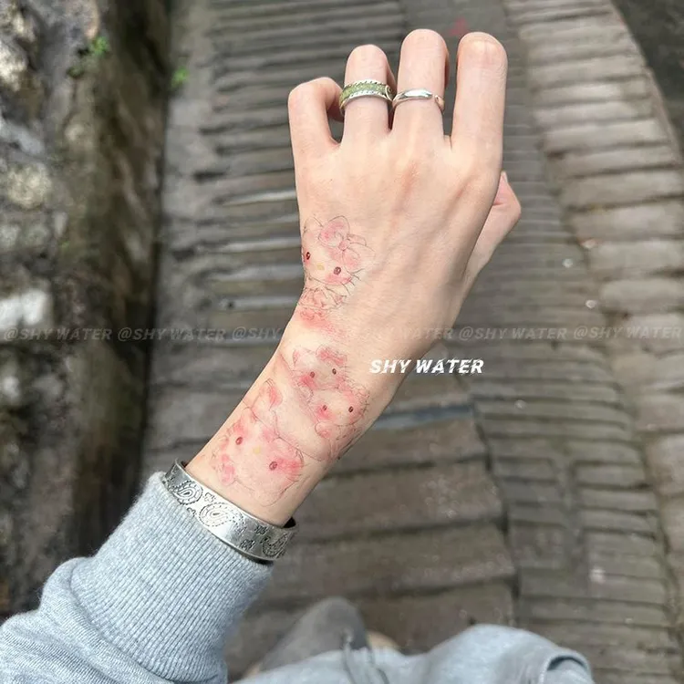 爆款精灵凯蒂猫彩色纹身贴可爱纯欲学生手臂腿部可水洗仿真遮疤潮