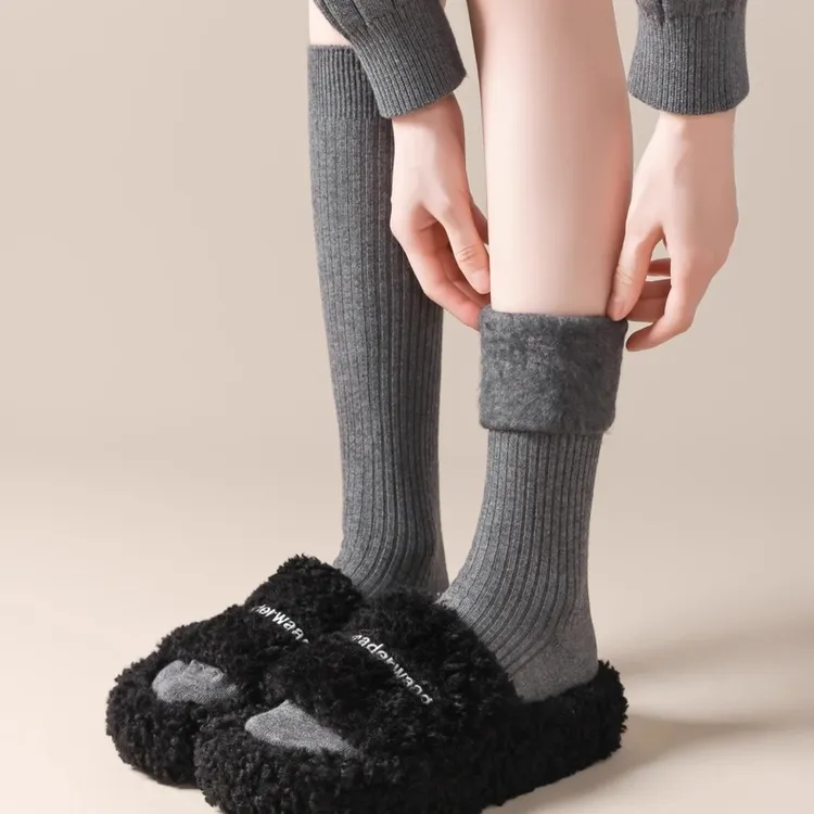 纯色小腿袜女秋冬拉绒加厚抗寒保暖竖条显瘦JK打底外穿配靴子长袜