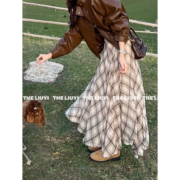 【LIUYI】新款不规则垂感浅咖格纹半身长裙57263