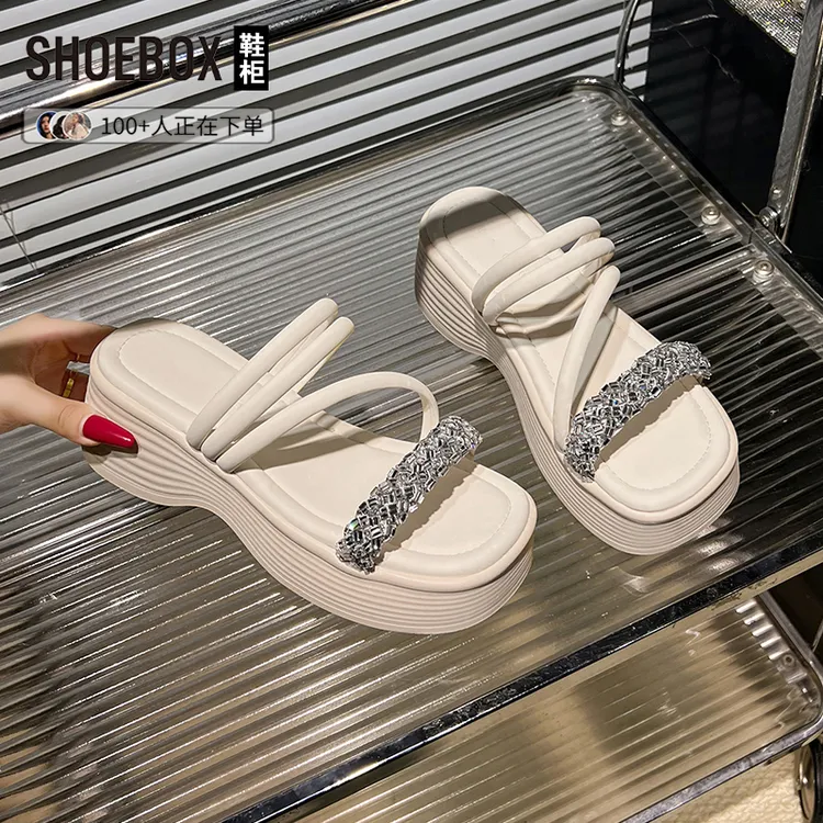 SHOEBOX鞋柜百搭时尚沙滩鞋女2025夏季一字拖外穿松糕厚底凉鞋