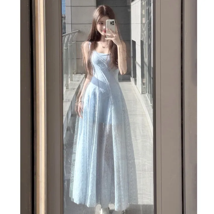 夏日氛围感小裙子大码独特收腰字沙滩裙法式气质吊带爆火连衣裙