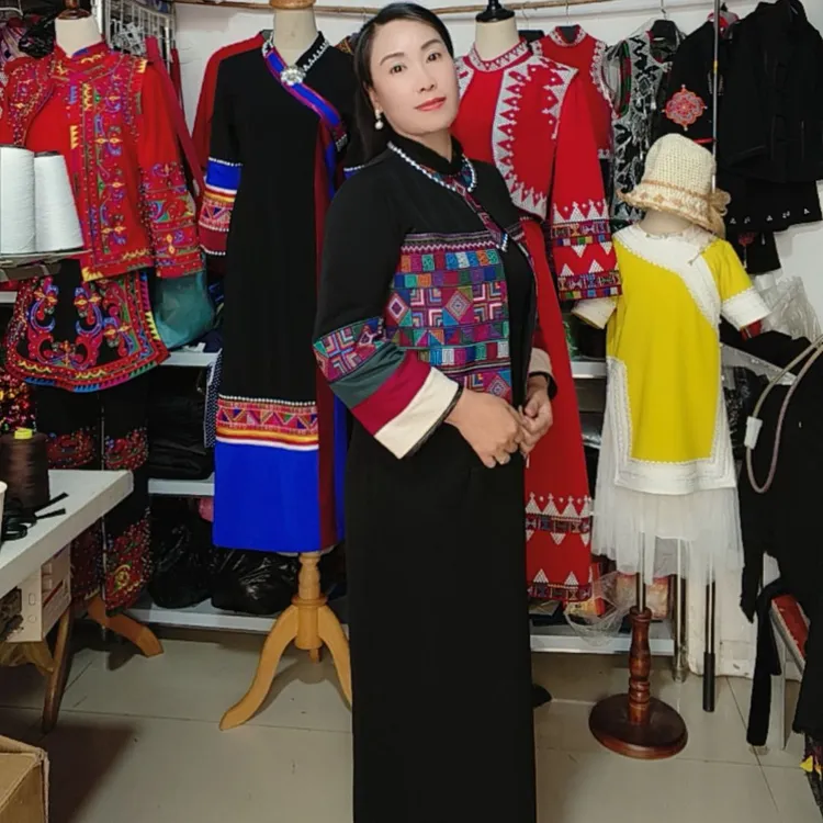 云南少数民族哈尼族旗袍版加外套刺绣黑色套装