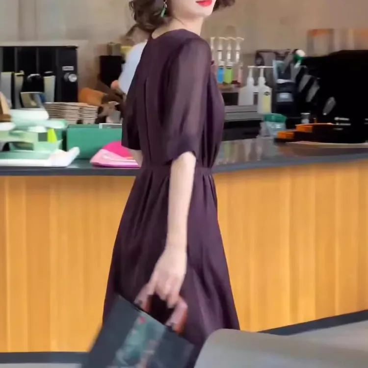 2025夏季新款高级紫色显白连衣裙时尚收腰显瘦女