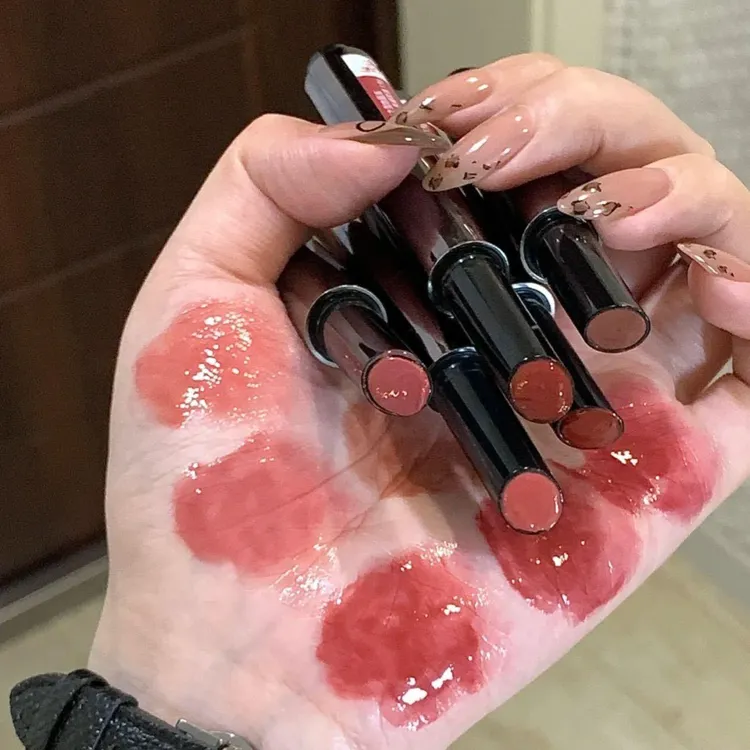 晶莹剔透具象化!蜜桃水光乌龙奶茶固体唇冻镜面口红唇蜜清透平价