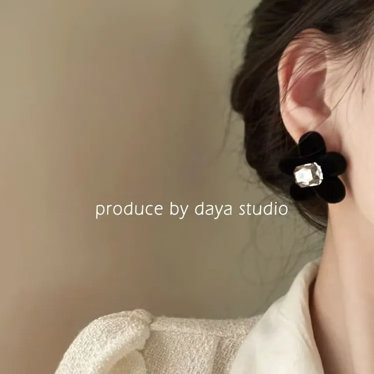 合金耳饰 法式植绒花朵夸张耳环秋冬轻奢高级感复古港风小众耳钉