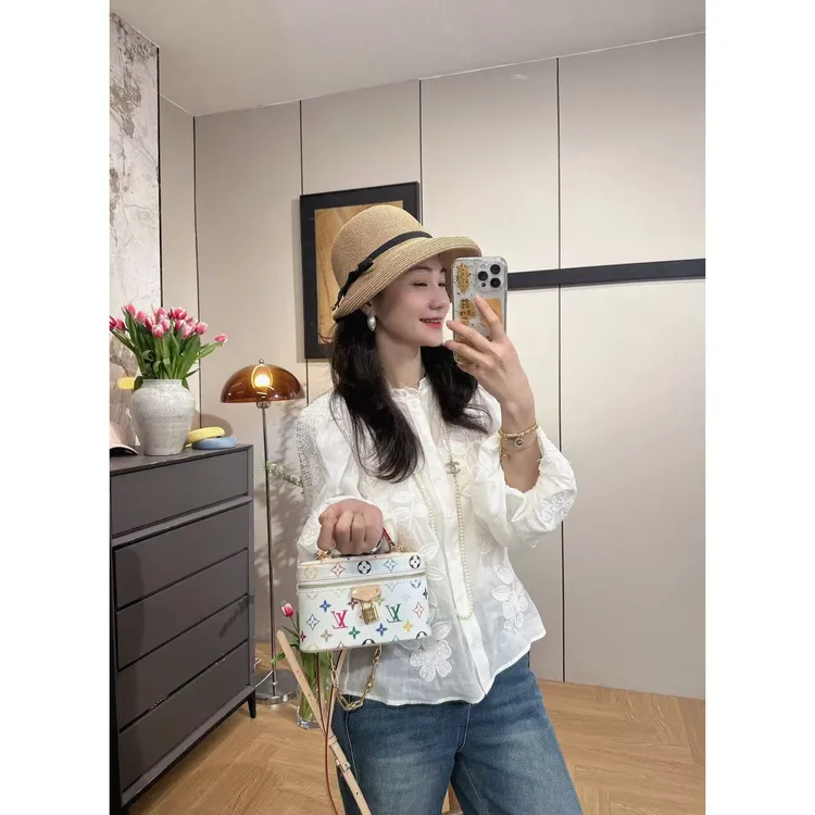 （小白花）设计重工钩花文艺感微松理念显瘦有气质蕾丝衬衣