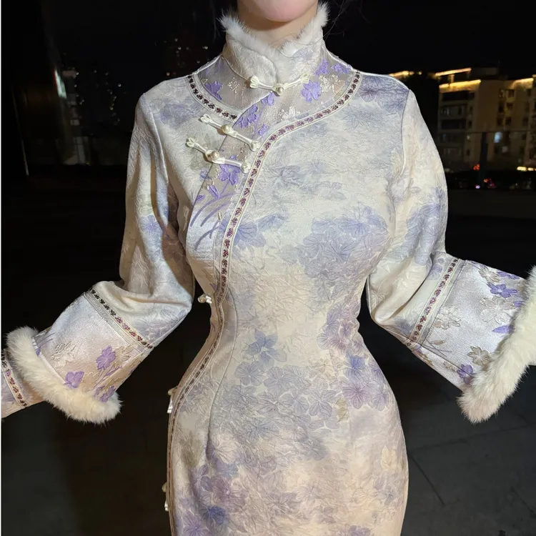 LHMknk1画报夫人原创自制厚款针织水貂秋冬旗袍 清宫白羽紫花旗袍