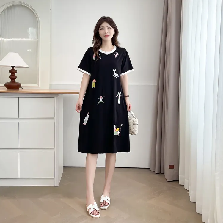 新款大码刺绣显瘦遮肉休闲连衣裙---8716