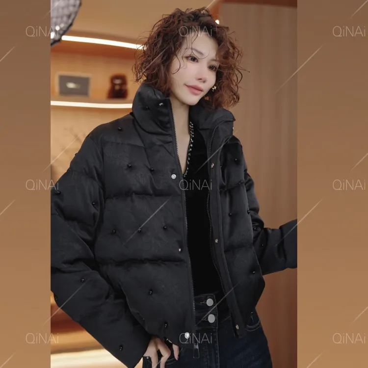 七奈 「皓月珠光」千金感亮面肌理感小众设计羽绒服QN13340