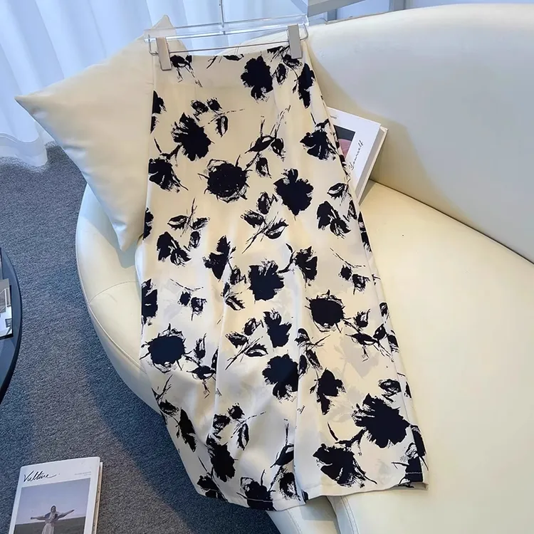 拉夏贝尔薄款包臀裙中长款直筒裙2025秋新款印花气质醋酸半身裙女