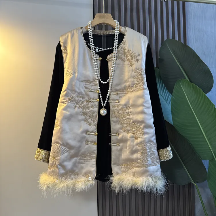 新中式冬季新款国风大码女装加棉提花绣花拼接盘扣复古马甲国潮风