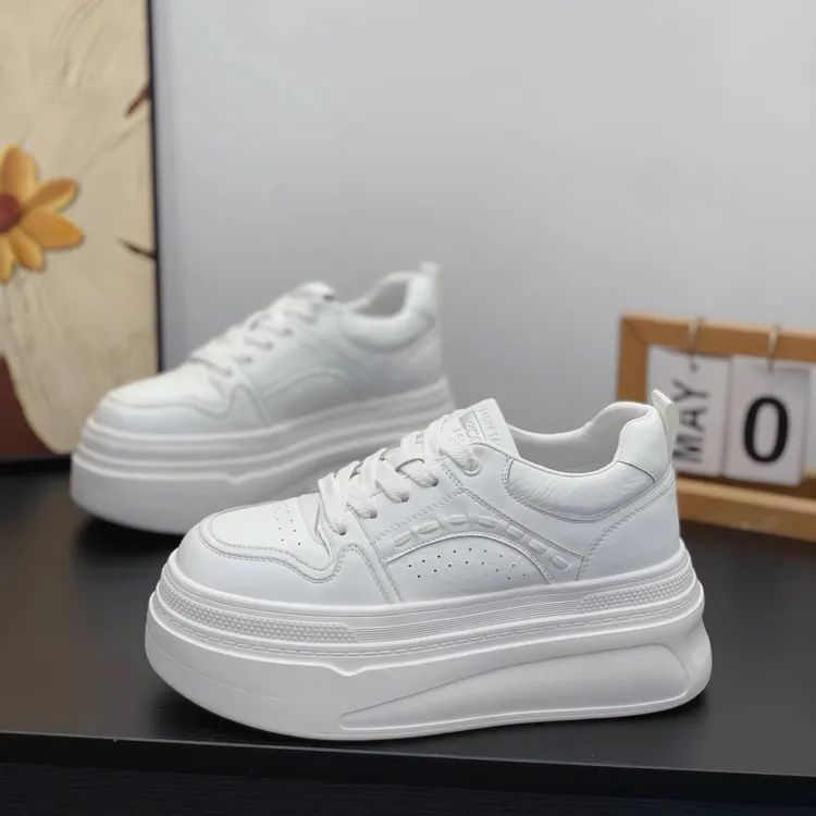 小个子增高6CM厚底松糕鞋女2026四季款真皮小白鞋时尚休闲板鞋女