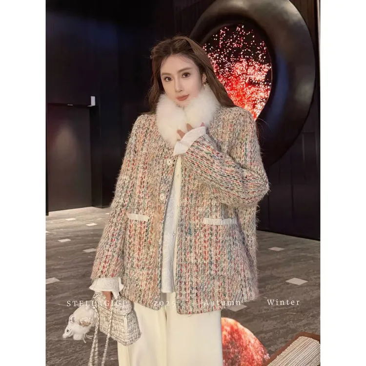 SG / 杨依姗 AW彩色粗花呢编织毛领小香羽绒服WT-20252543