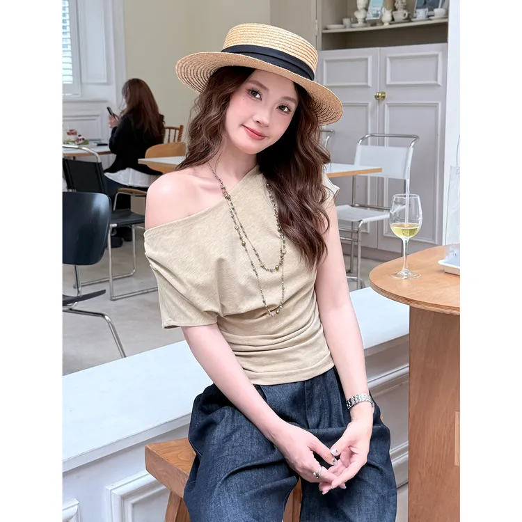 【尔给】夏季新款三穿薄款洋气褶皱T恤女显瘦露肩百搭上衣