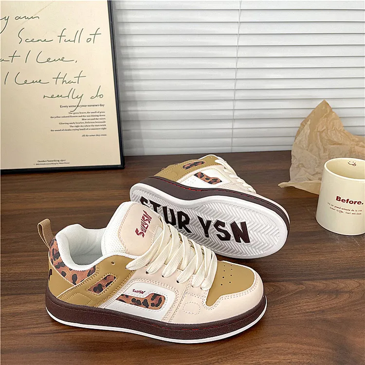 豹纹情侣美式复古板鞋女面包鞋学生运动鞋2025冬季新款小白鞋男鞋