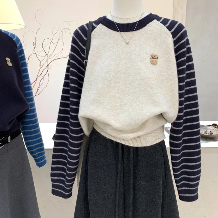 条纹刺绣针织衫圆领上衣女秋冬拼色百搭打底衫宽松大码高级感毛衣