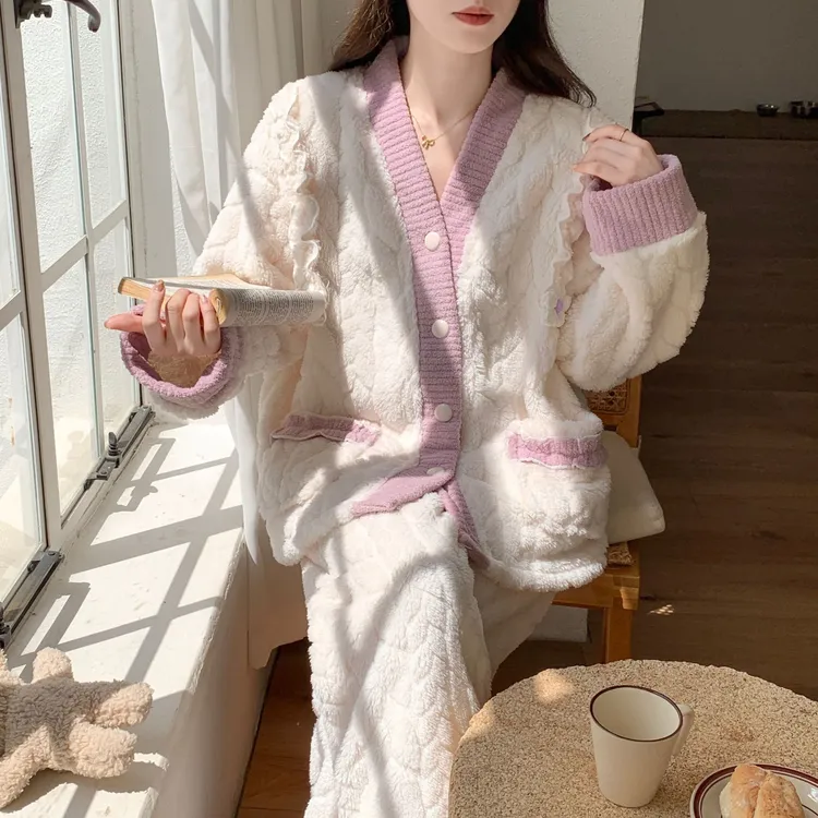 冬季新款珊瑚绒睡衣女加厚加绒法兰绒紫色小花可外穿家居服