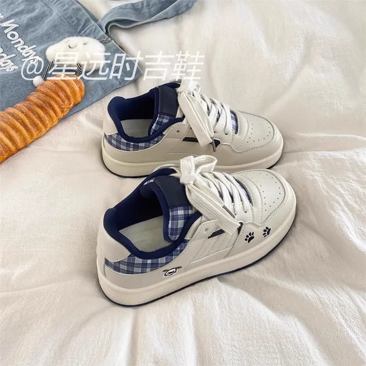 韩版ins风日常百搭休闲学生校园风女2025新款透气防滑板鞋运动鞋
