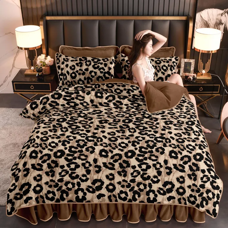 冬季保暖8-9斤高克重牛奶绒四件套双面绒保暖被套床单加厚抗静电