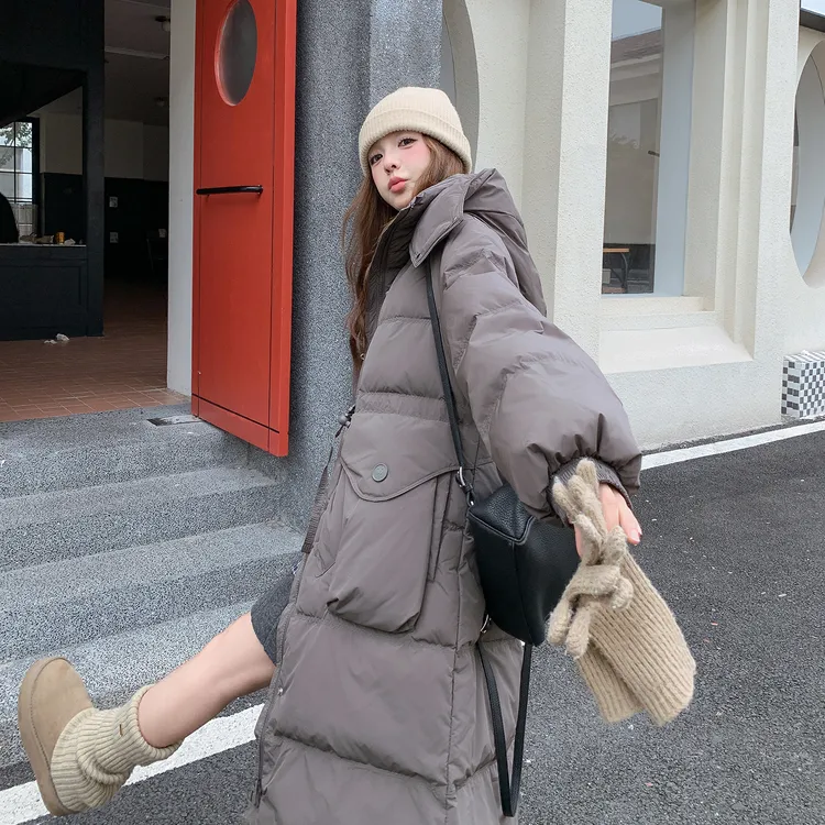 今年流行爆款灰色高级感长款过膝羽绒服2025冬装新款面包服厚外套